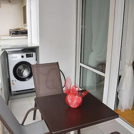 Floras House Apartmán